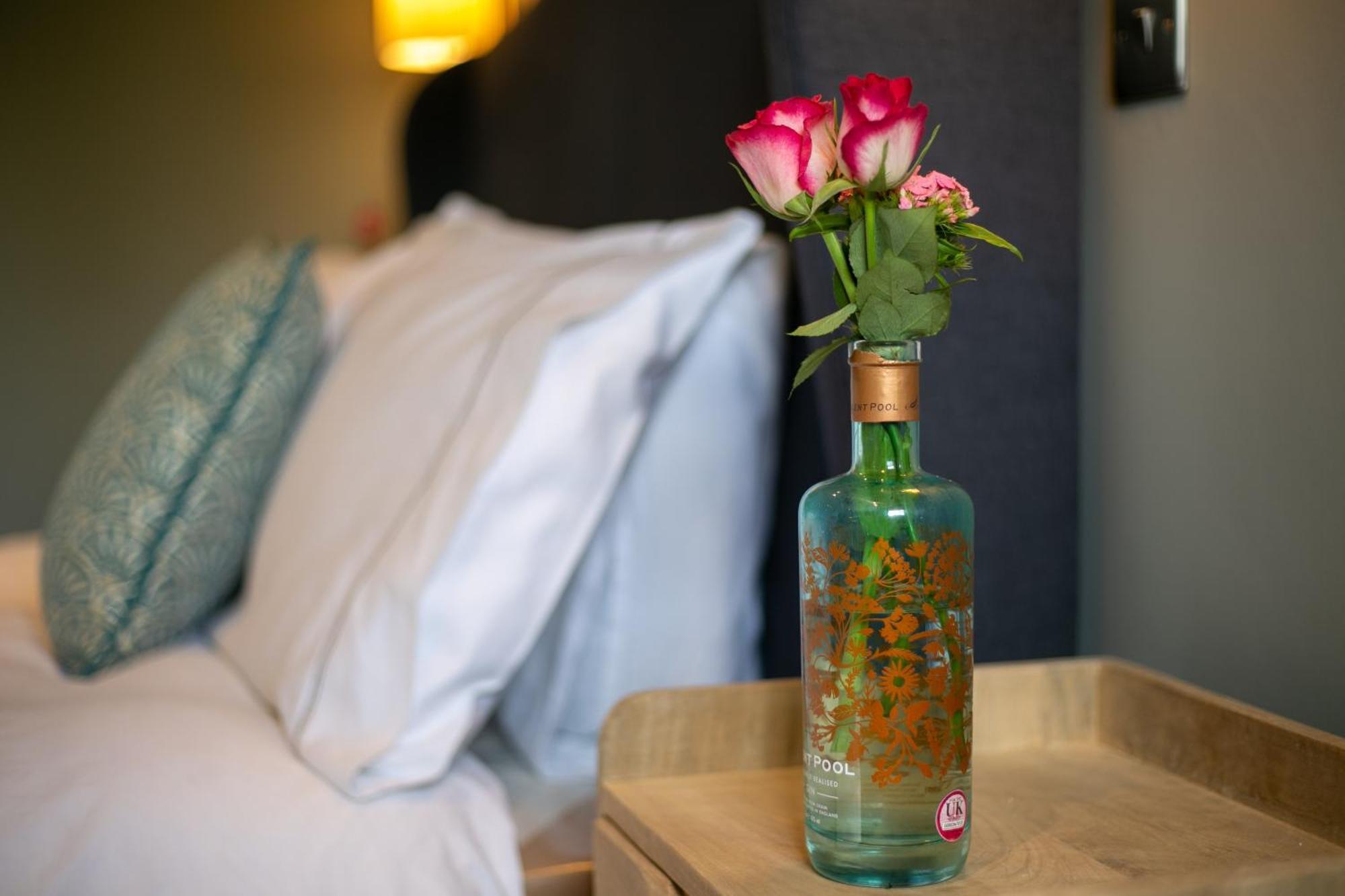 Bed and Breakfast The Cowdray Arms Worth  Exteriér fotografie