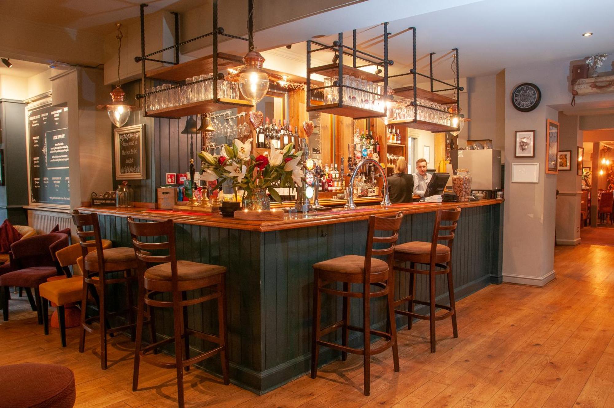 Bed and Breakfast The Cowdray Arms Worth  Exteriér fotografie
