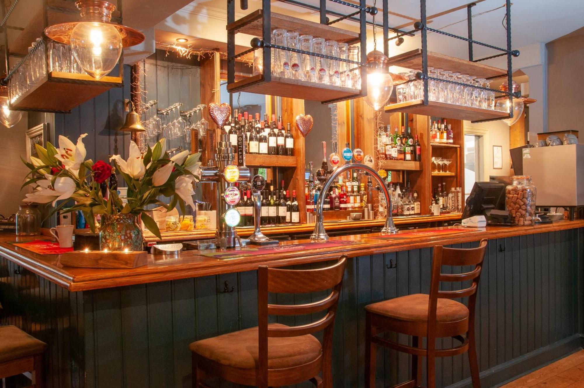Bed and Breakfast The Cowdray Arms Worth  Exteriér fotografie